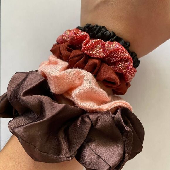 Set of 5 Scrunchies - Picture 1 of 2